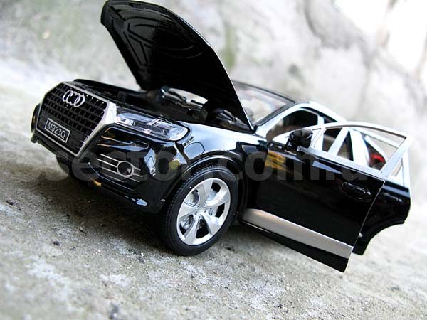 Audi Q7 Модель автомобиля 1:24 Черный