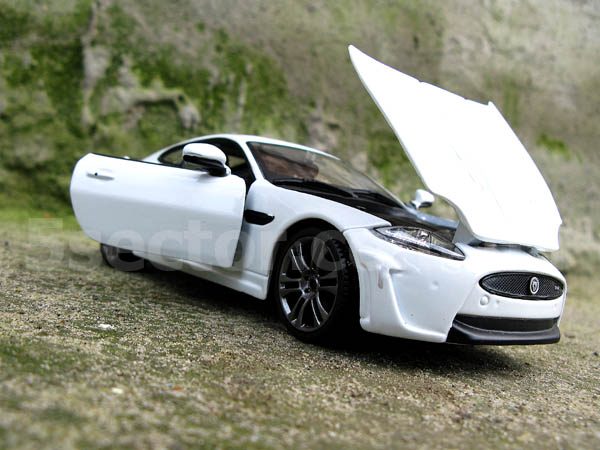 Jaguar XKR-S Коллекционная модель автомобиля 1:24