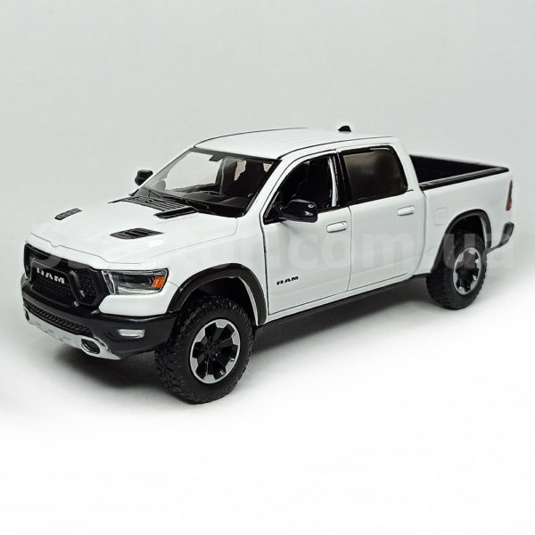 Dodge RAM 1500 Crew Cab Rebel 2019 Модель 1:24 Белый