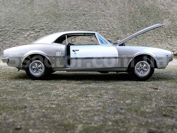 Pontiac Firebird 1967 Модель автомобиля 1:24