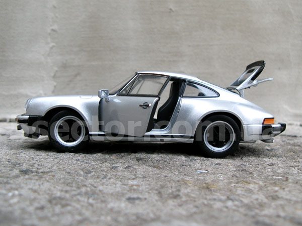 Porsche 911 Turbo 3.0 1974 Модель автомобиля 1:24