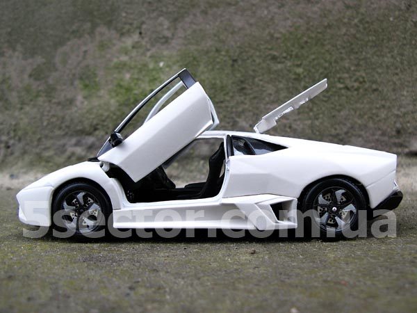 Lamborghini Reventon 2007 Модель 1:24 Белый матовый