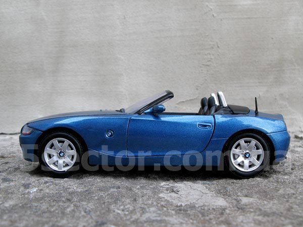 BMW Z4 (E85) 2003 Модель автомобиля 1:24