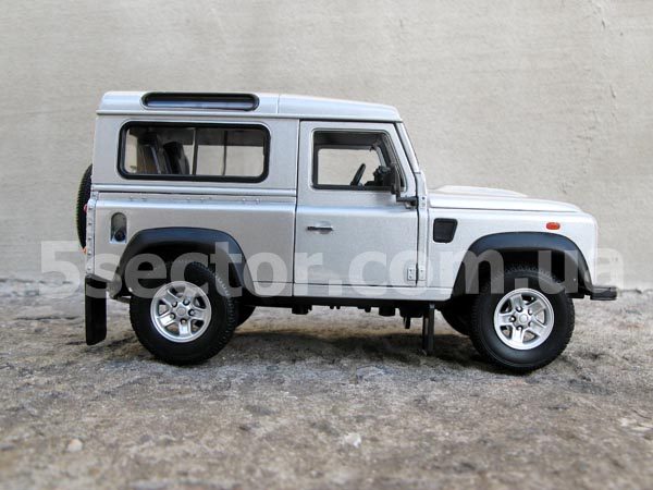 Land Rover Defender Модель автомобиля 1:24