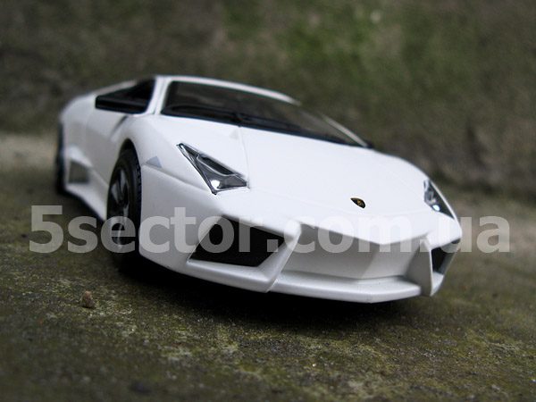 Lamborghini Reventon 2007 Модель 1:24 Белый матовый