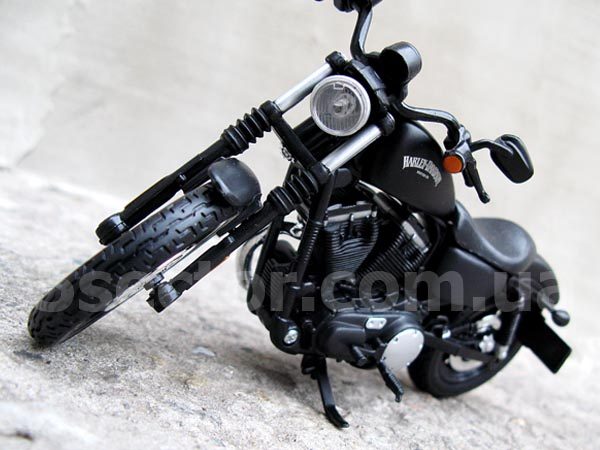 Harley-Davidson Sportster Iron 883 2014 Модель 1:12