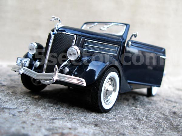 Ford Deluxe Convertible 1936 Модель автомобиля 1:24