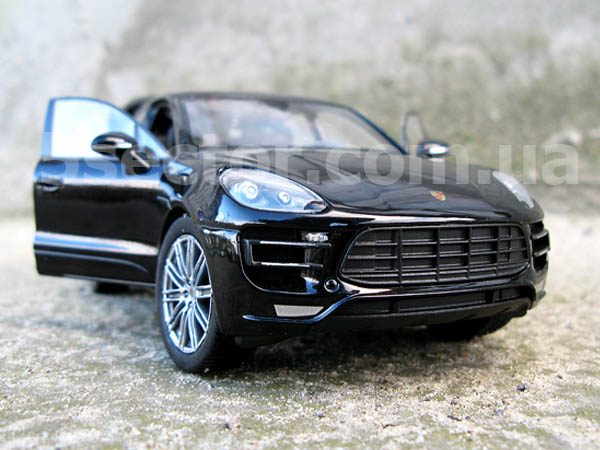 Porsche Macan Turbo Модель автомобиля 1:24