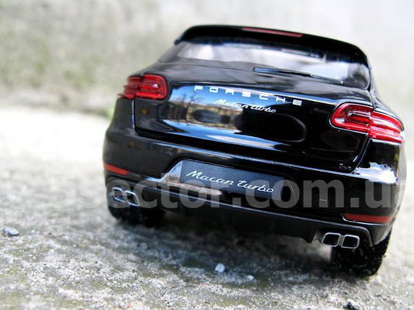 Porsche Macan Turbo Модель автомобиля 1:24