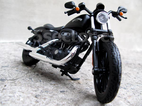 Harley-Davidson Sportster Iron 883 2014 Модель 1:12