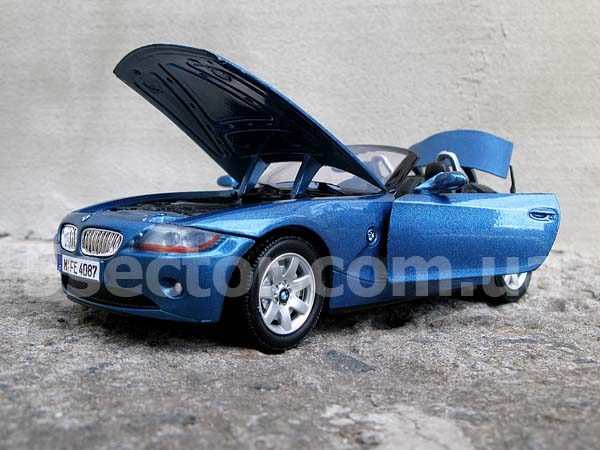 BMW Z4 (E85) 2003 Модель автомобиля 1:24