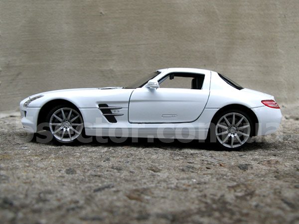 Mercedes SLS AMG (C197) Модель автомобиля 1:24 Белый