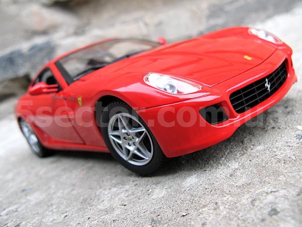 Ferrari 599 GTB Fiorano 2006 Модель автомобиля 1:18