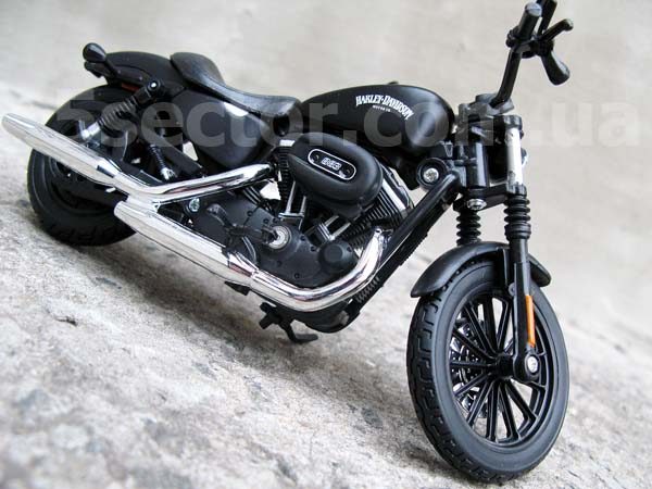 Harley-Davidson Sportster Iron 883 2014 Модель 1:12