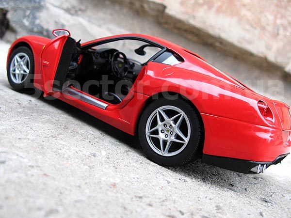 Ferrari 599 GTB Fiorano 2006 Модель автомобиля 1:18