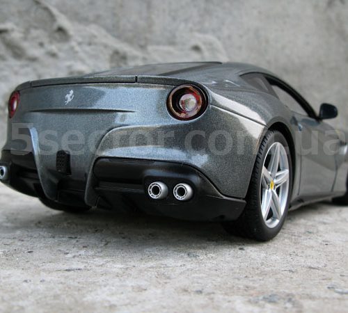 Ferrari F12 Berlinetta 2012 Модель 1:18 Серый