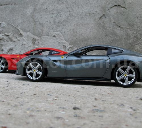 Ferrari F12 Berlinetta 2012 Модель автомобиля 1:18