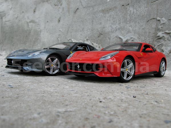 Ferrari F12 Berlinetta 2012 Модель автомобиля 1:18