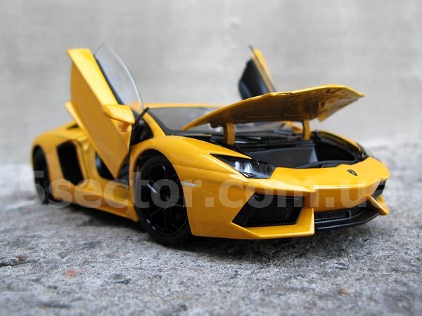 Lamborghini Aventador LP 700-4 Модель 1:24 Желтый