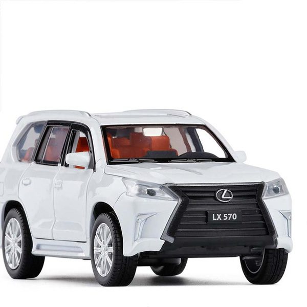 Lexus LX 570 Коллекционная модель автомобиля 1:32