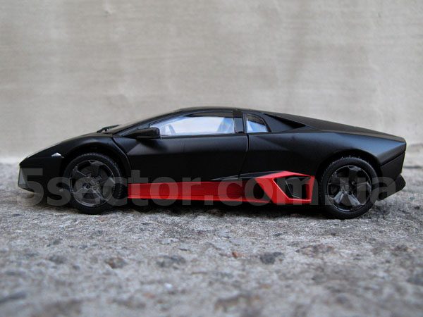 Lamborghini Reventon Коллекционная модель 1:24