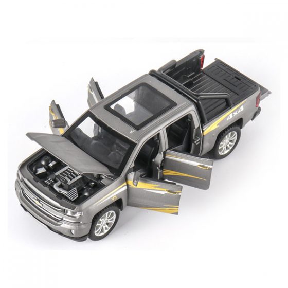 Chevrolet Silverado Коллекционная модель 1:32