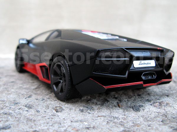 Lamborghini Reventon Коллекционная модель 1:24