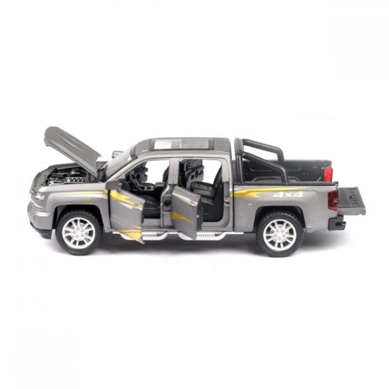 Chevrolet Silverado Коллекционная модель 1:32