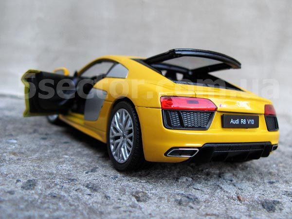 Audi R8 V10 Модель автомобиля 1:24 Желтый