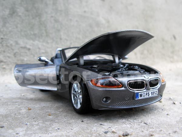 BMW Z4 Коллекционная модель автомобиля 1:24