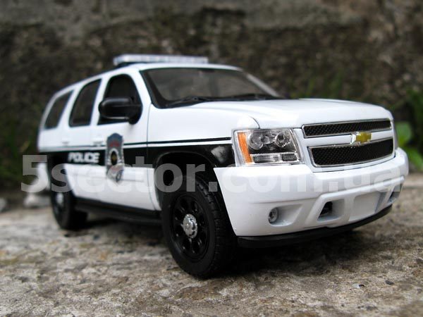 Chevrolet Tahoe Police Vehicles 2008 Модель 1:24 Белый