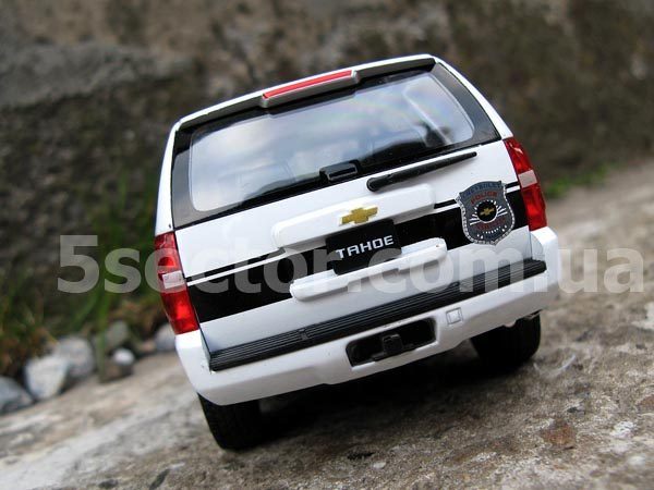 Chevrolet Tahoe Police Vehicles 2008 Модель 1:24 Белый