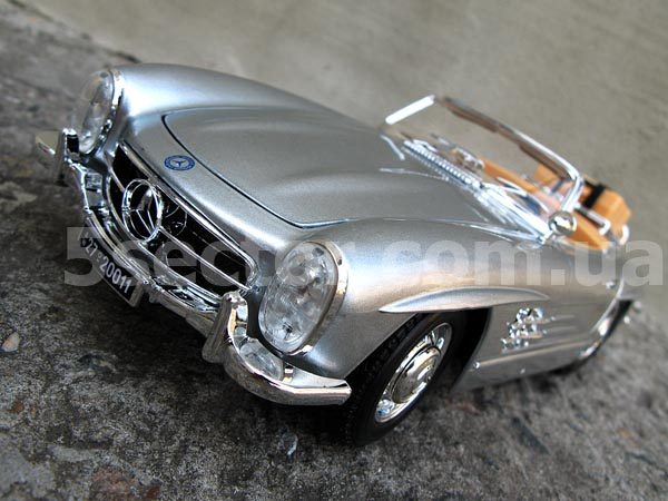 Mercedes 300 SL Roadster с багажной полкой Модель 1:18