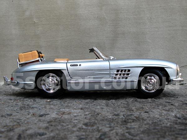 Mercedes 300 SL Roadster с багажной полкой Модель 1:18