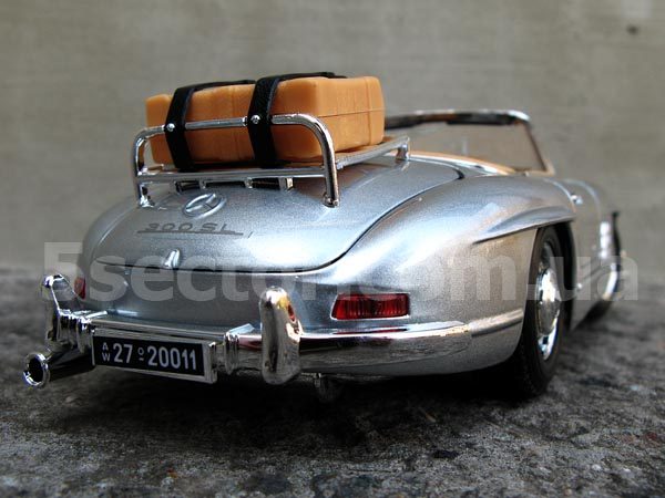 Mercedes 300 SL Roadster с багажной полкой Модель 1:18