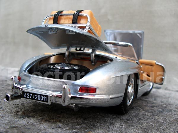 Mercedes 300 SL Roadster с багажной полкой Модель 1:18