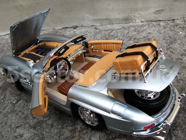 Mercedes 300 SL Roadster с багажной полкой Модель 1:18