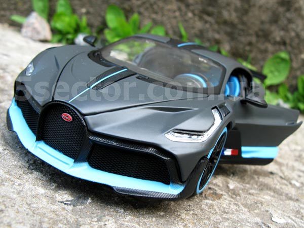 Bugatti Divo Коллекционная модель автомобиля 1:24