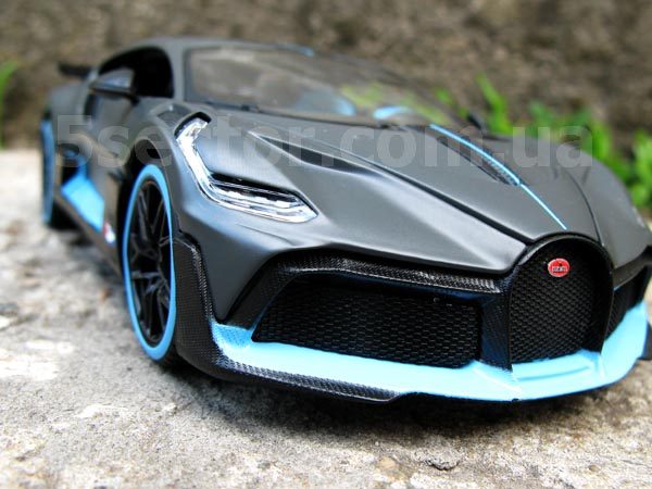 Bugatti Divo Коллекционная модель автомобиля 1:24