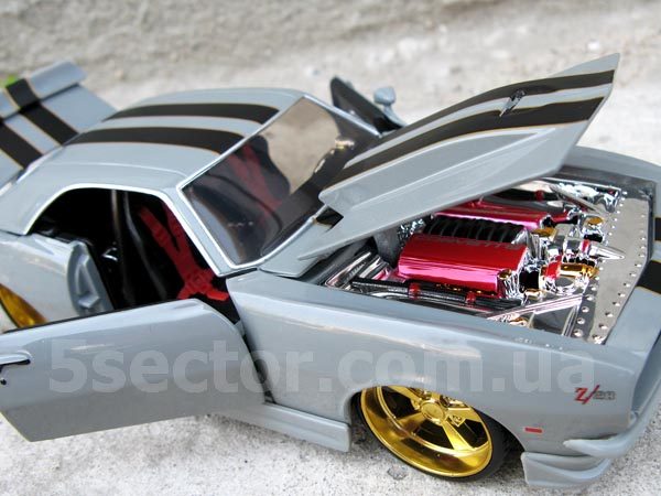 Chevrolet Camaro Z/28 1968 Коллекционная модель 1:24