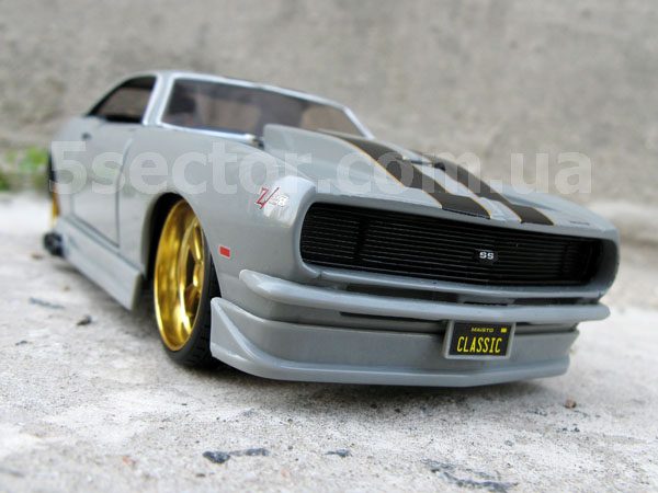 Chevrolet Camaro Z/28 1968 Коллекционная модель 1:24