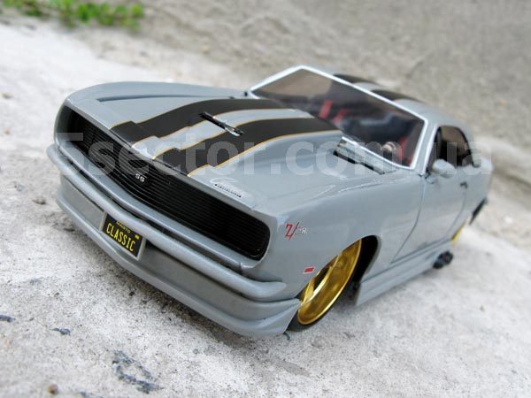 Chevrolet Camaro Z/28 1968 Коллекционная модель 1:24