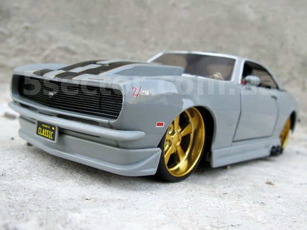 Chevrolet Camaro Z/28 1968 Коллекционная модель 1:24