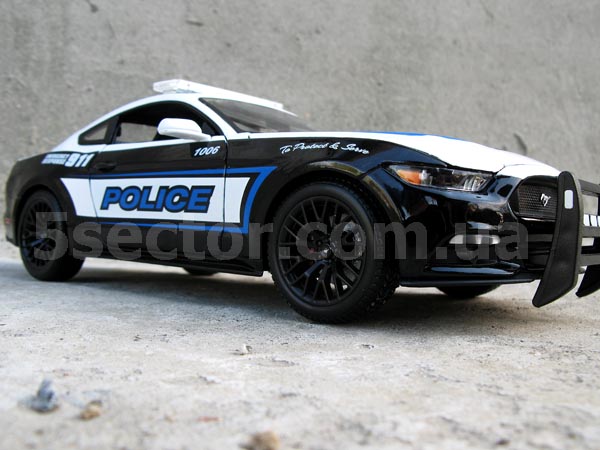Ford Mustang GT Police 2015 модель автомобіля 1:18