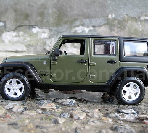 Jeep Wrangler Limited 2015 Коллекционная модель 1:24