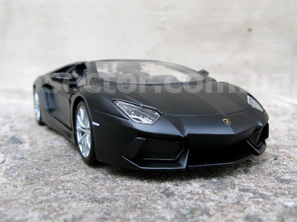 Lamborghini Aventador LP700-4 Roadster Коллекционная модель 1:24