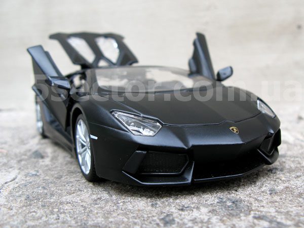 Lamborghini Aventador LP700-4 Roadster Коллекционная модель 1:24