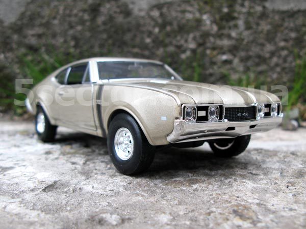 Oldsmobile 442 1968 Коллекционная модель 1:24