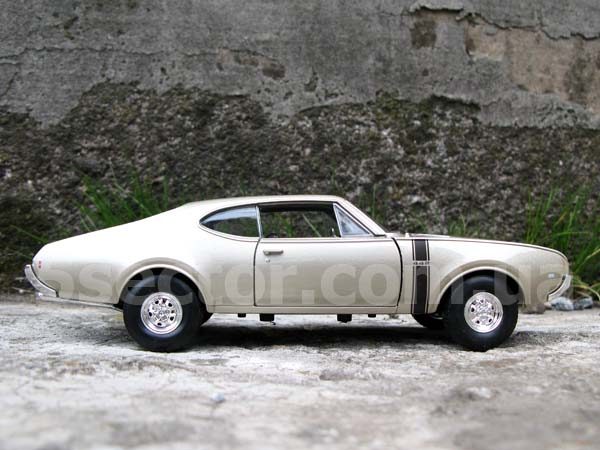 Oldsmobile 442 1968 Коллекционная модель 1:24