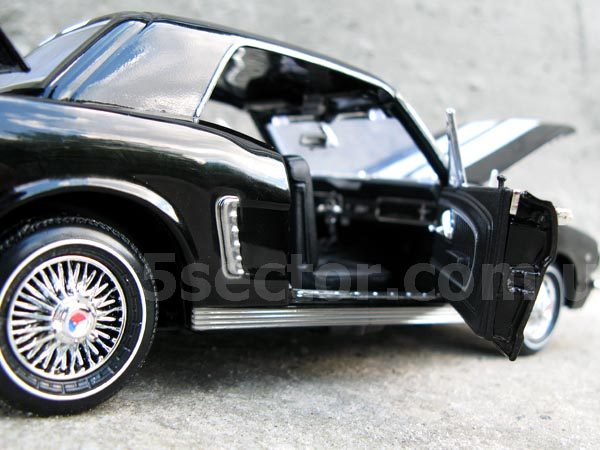 1964 1/2 Ford Mustang Hardtop Коллекционная модель 1:18